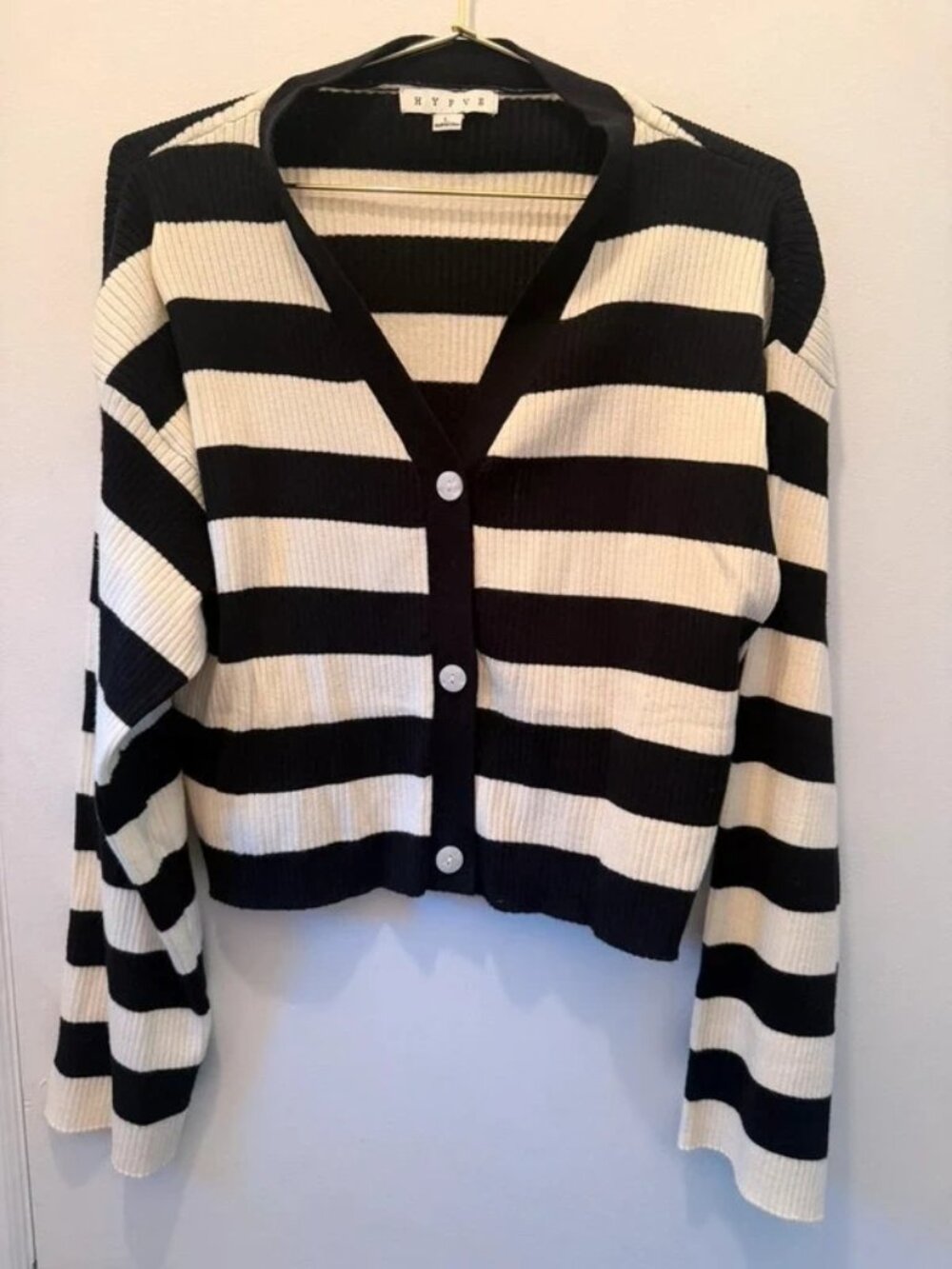 New HYFVE Women's Black and White Striped Cropped Rib-Knit V-Neck Cardigan Sweat